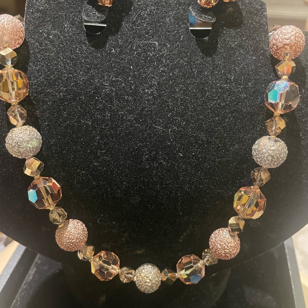VINTAGE Gold and brown Crystal Beaded Necklace